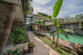 Luxury Oasis vibes jungle retreat Beach Access